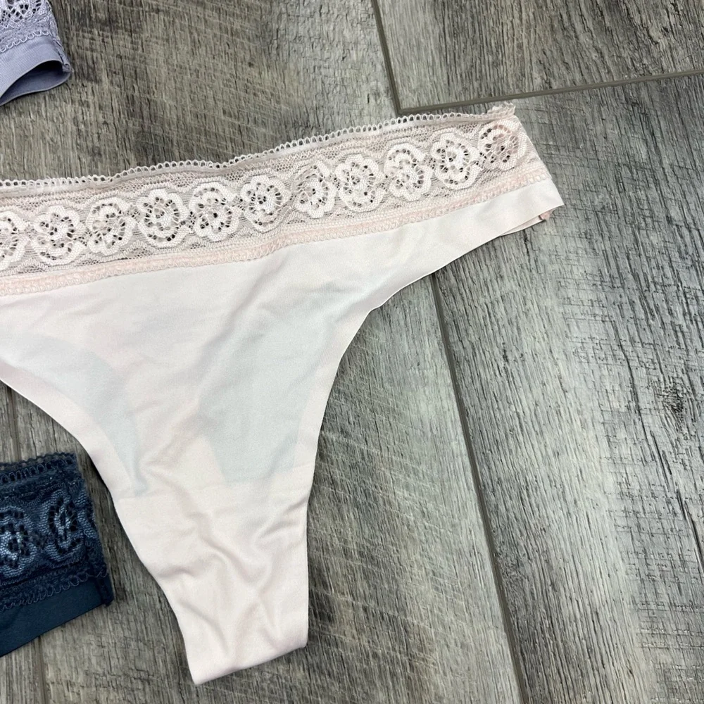 Jessica Simpson Thong Bundle‎